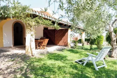 Image de Maison de vacances 'Casa Su Barone' avec terrasse privée, jardin privé et climatisation