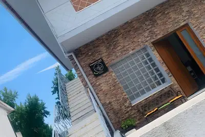 Image de Maison de vacances 'Anjú-Pardal' avec vue sur les montagnes, terrasse privée et Wi-Fi