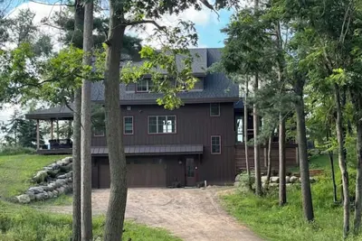 Image de Enjoy a beautiful lakeside cabin on Whitefish Chain with your family & friends! ,