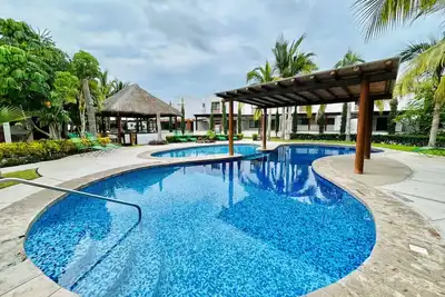 Image de Casa en privada frente a la alberca by PartnerHost