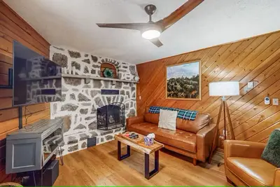 Image de Cozy Log Cabin Near Ski Area/Lake + Hot Tub