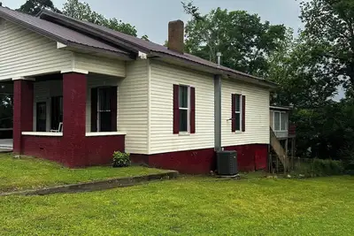 Image de Spacious 4 bedroom house in charming Birmingham with Ac, WiFi