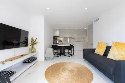 Image de 14 Marbella Del Mar City Centre With Sea Views