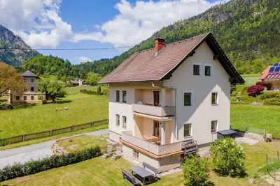 Image de Maison individuelle spacieuse avec jardin