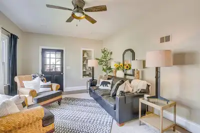 Image de Vino Villa Wine Country Gem: Patio & Grill