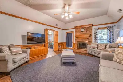 Image de Fenced Yard - Family-Friendly Bartlett Estates