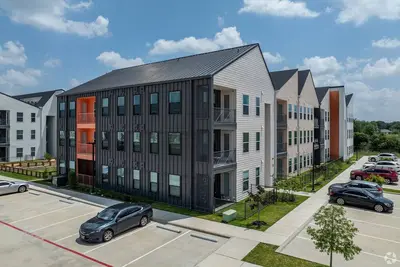 Image de Bright & stylish local getaway