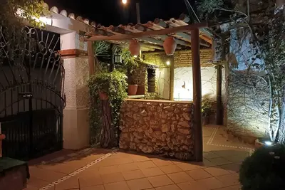 Image de Chalet con piscina y garaje privado al lado de la playa y del centro del pueblo.