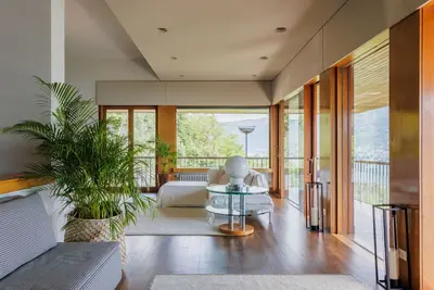 Image de Villa San Pietro-Lake Views/Ac/Parking/Jacuzzi/Gym