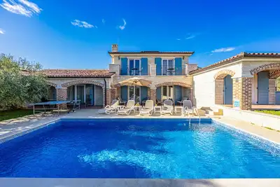 Image de Villa Bosco in Medulin with sea view and private pool only 300 meters from the beach