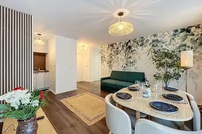 Image de New Renovated Apartment at Disneyland, 1 min walk from Rer with free Parking