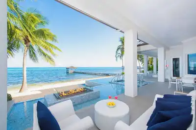 Image de Point of View: Ultra-Luxe Beach Villa w/Private Pool, Dual Jacuzzis, & Dock