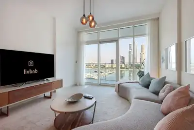 Image de 2br Beachfront Living, Stunning Marina Views