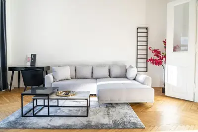 Image de Rochus Stylish Stays