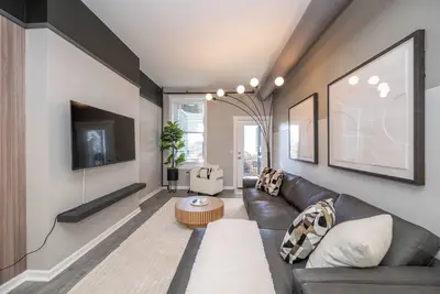 Queen City Views 3 – Chic 2 Bdr!