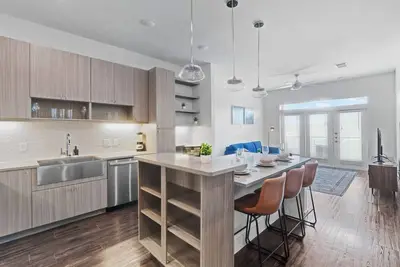 Image de Luxurious New Unit|1Bd1Ba|Pool, Golf Sim