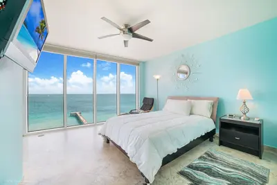 Image de Balcony on the Ocean – Picture Perfect