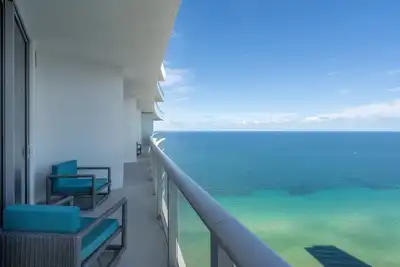 Image de Luxury Penthouse! 4 Bdr with Resort Amenities