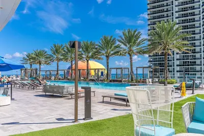 Image de Luxury Living on the Beach w/ Resort Amenities!