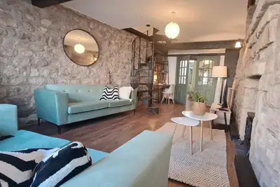 Image de Historic 17th-Century Cottage with Hot Tub