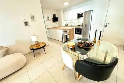 Image de Appartement T3 moderne et cosy, dans quartier Hôpitaux-Facultés