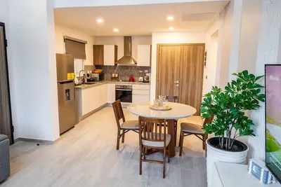 Image de 1bdr Rockstar's Paradise in front of Hard Rock H.