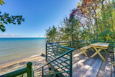 Image de Lake Huron Retreat w/ Hot Tub, Screened Porch!