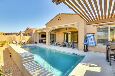 Image de 8 Mi to Goodyear Ballpark: Golf Getaway w/ Patio!
