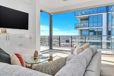 Image de West End Penthouse Sky high Resort style Haven