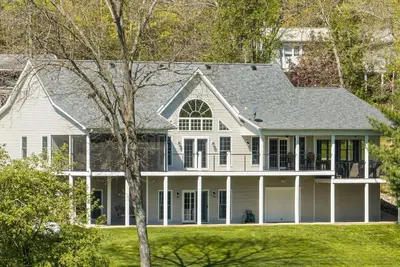 Image de Captain's Lodge+ Nolin Lake + Mammoth Cave+ Arcade + Hot Tub, Table Tennis + Foosball+ Pizza Oven