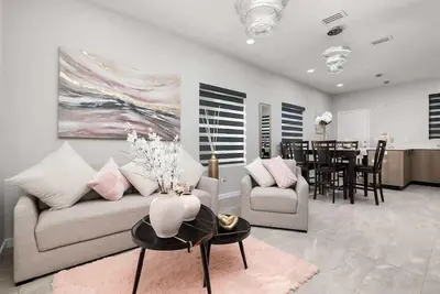 Image de Cozy Comforts: Modern with a Warm Embrace