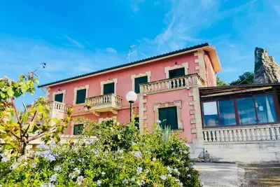 Image de Cozy villa nestled in the green Sicilian countryside