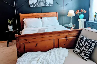 Image de Spacious 4-bedroom house with Gym, Sauna and Hot tub in Winnipeg