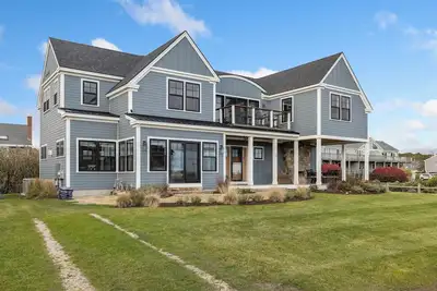 Image de Stunning and Spacious Seaside Retreat at Gooch's Beach