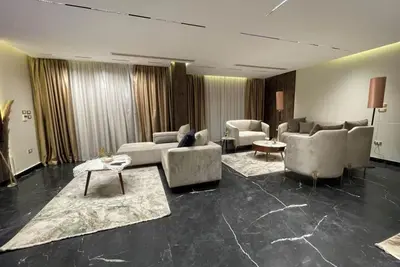 Image de 4-bedroom villa in the crown palm hills compound-sheikh zayed with private pool