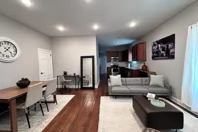 Image de Charming 2bedroom Apt walking distance to Downtown Rahway & Train Station to Nyc