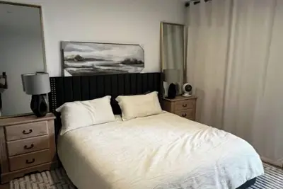 Image de Light and Bright, 1 bedroom, 1 bath apartment. . . \n