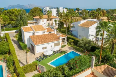 Image de Belle maison de 4 chambres à Pollença