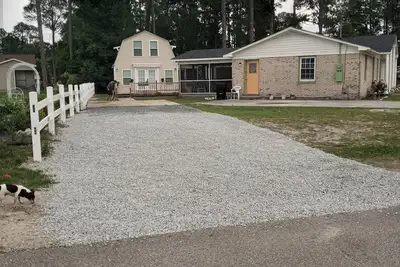 Image de Charming 2-bedroom cottage with all the amenities, breakfast items. Pet friendly