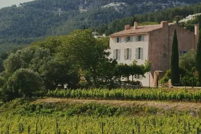 Image de Bastide Provençale pour 14 personnes au milieu de 10ha de vignes et d'oliviers