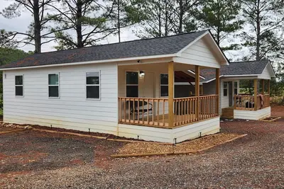 Image de Tiny Home in Leesburg - Convenient to Leesburg Landing and Cherokee Rock Village