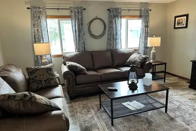 Image de Come for the Sun, Stay for the Fun in this charming 3 Bedroom Porch Home