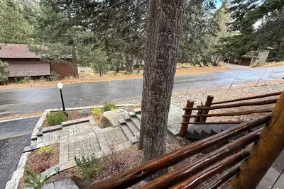 Custom Tahoe Log Cabin Minutes to Heavenly Ski Resort & Casinos.