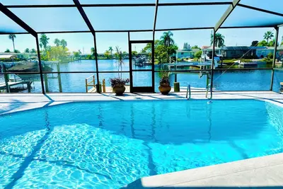 Image de Sunset Shores, 2/2 pool canal home with Gulf access in nice quiet neighborhood
