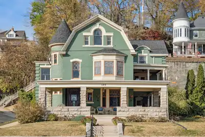 Image de Stone Cliff Manor- historic home with unique history. Perfect for large groups