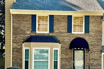 Image de Charming 2-bedroom townhome conveniently located