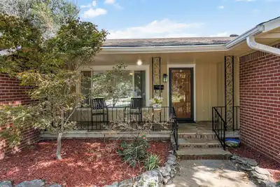 Image de Charming 3-bedroom house in Brookside Tulsa Near Gathering