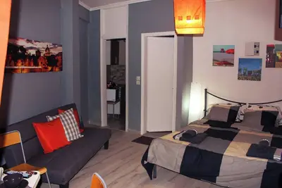 Image de Superbe studio à côté du centre à seulement 9 minutes à pied