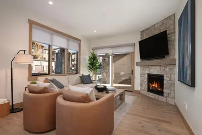 Image de Downtown Fraser| Hot tub |Walkable