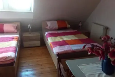 Image de Room rental Pargen (Budget twin room)